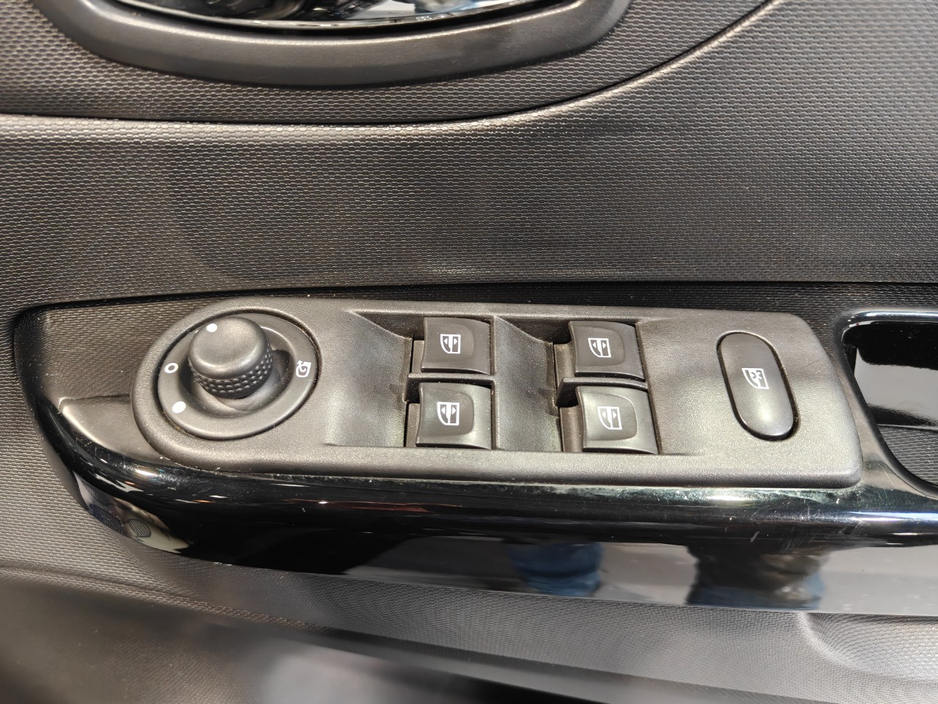 2015 Renault Captur - image 20