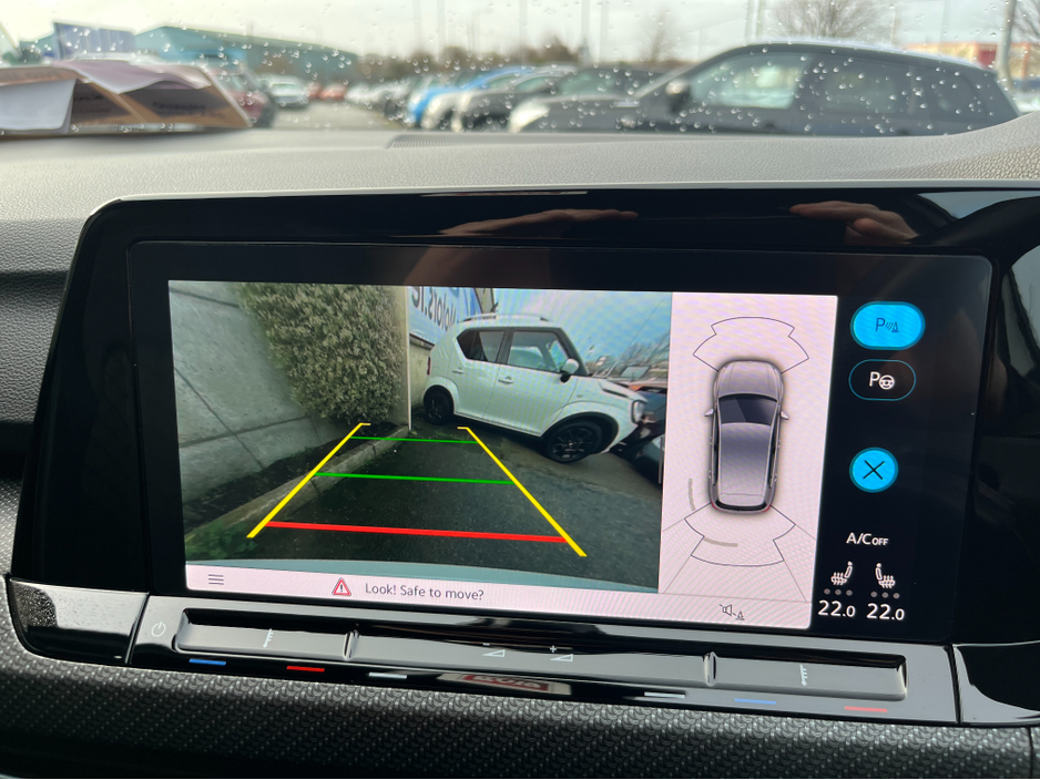 2022 Volkswagen Golf R-LINE AUTOMATIC 2.0 DIESEL //HIGH SPEC//LOW MILES//HEAD UP DISPLAY//HEATED SEATS AND STEERING WHEEL//KEYLESS ENTRY//ADAPTIVE CRUISE CONTROL// €32,950