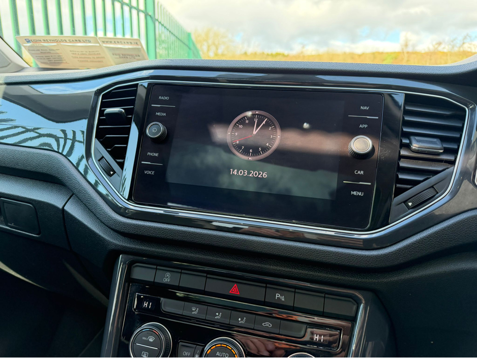2020 Volkswagen T-Roc - image 14