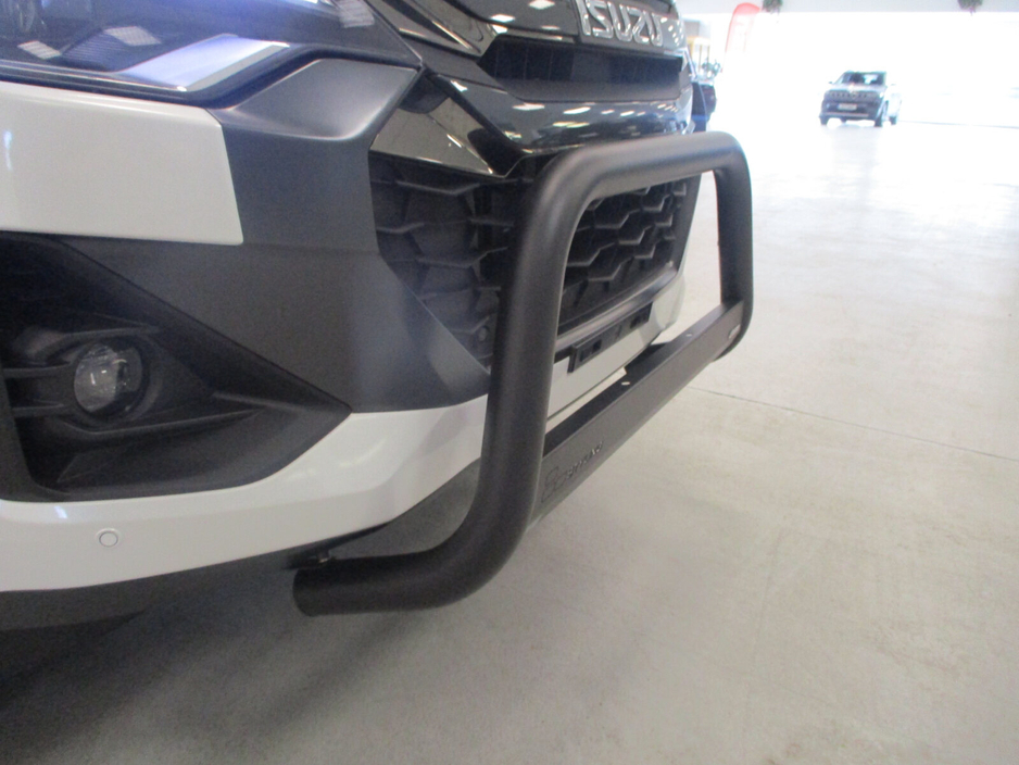 2026 Isuzu D-MAX - image 9