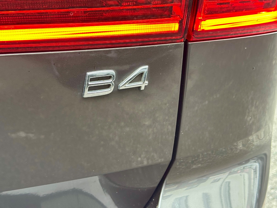 2022 Volvo XC60 - image 5