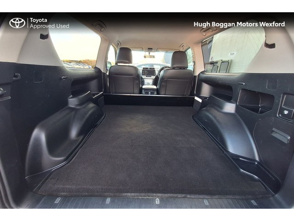 2023 Toyota Landcruiser - image 10