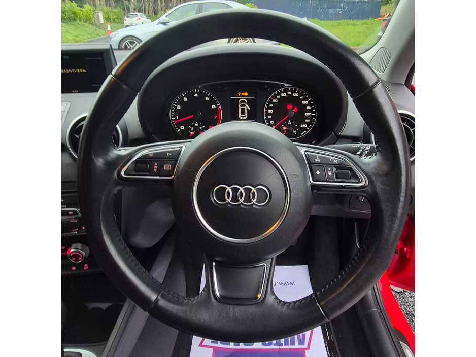 2014 Audi A1 - image 13