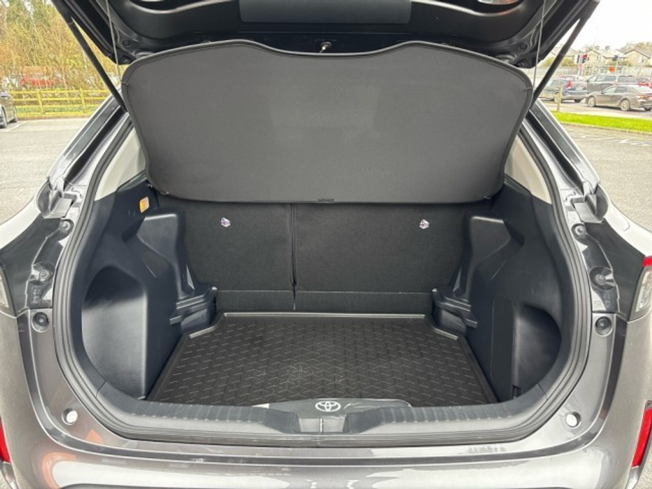 2023 Toyota Yaris Cross - image 10