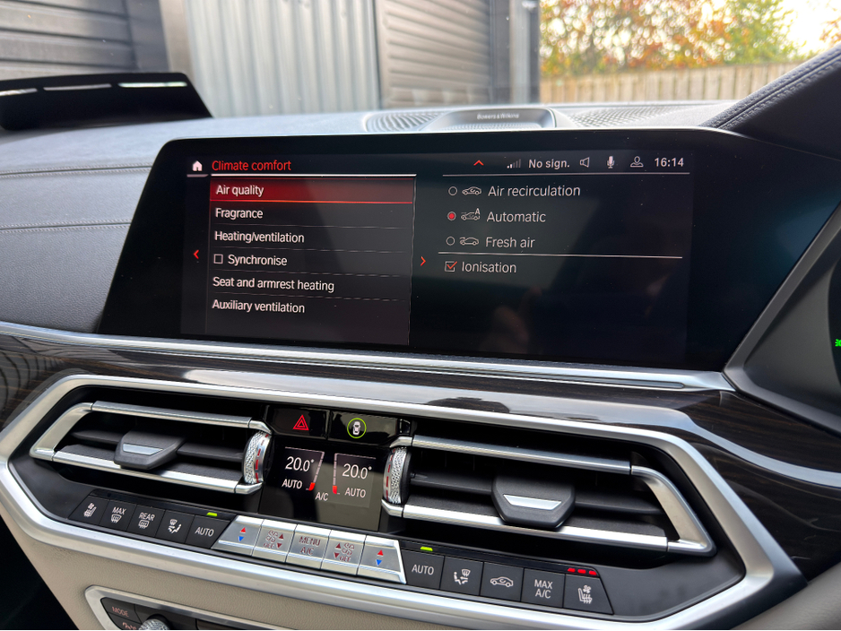 2019 BMW X5 - image 25