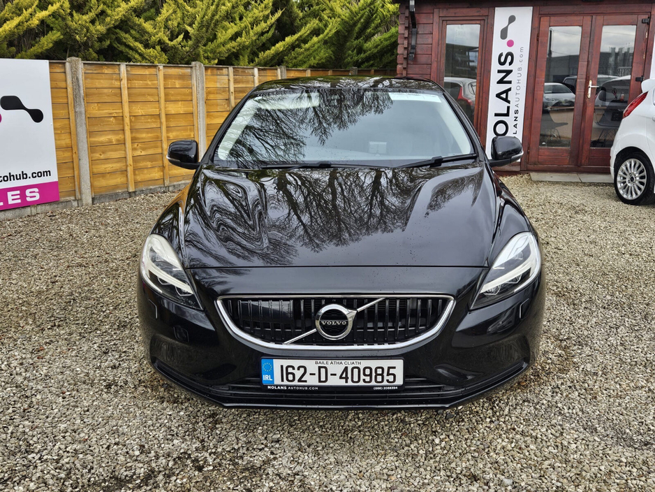 2016 Volvo V40 - image 7