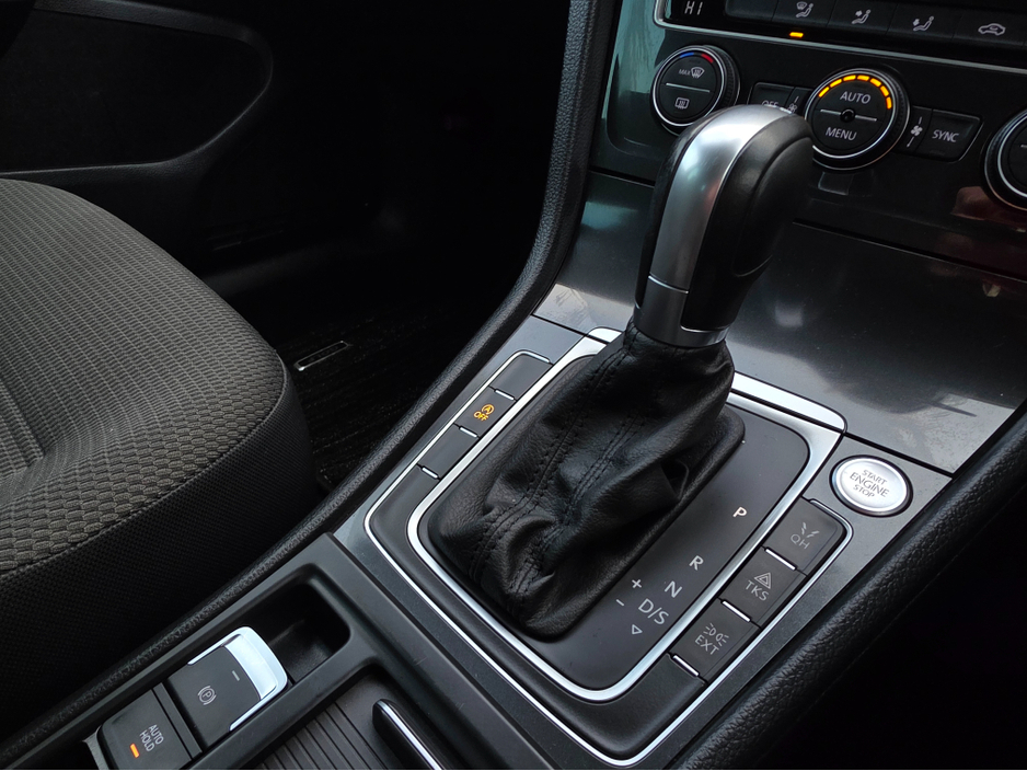 2019 Volkswagen Golf 1.2 TSI COMFORTLINE VIRTUAL COCKPIT - NAVIGATION -CARPLAY ANDROID AUTO - REVERSING CAMERA - LOW ROAD TAX BAND €18,750