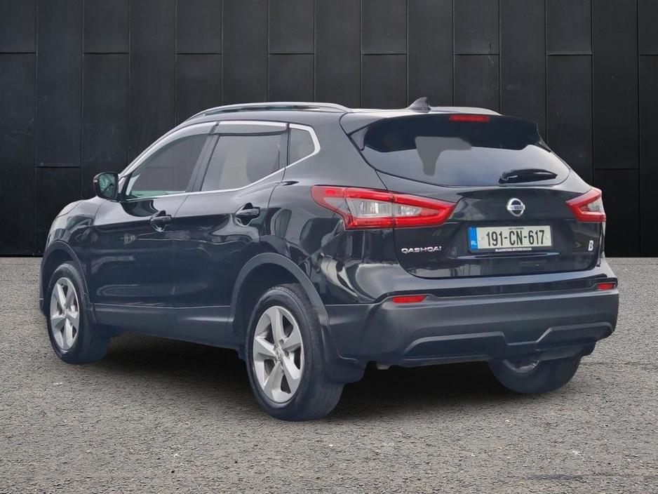 2019 Nissan Qashqai - image 3