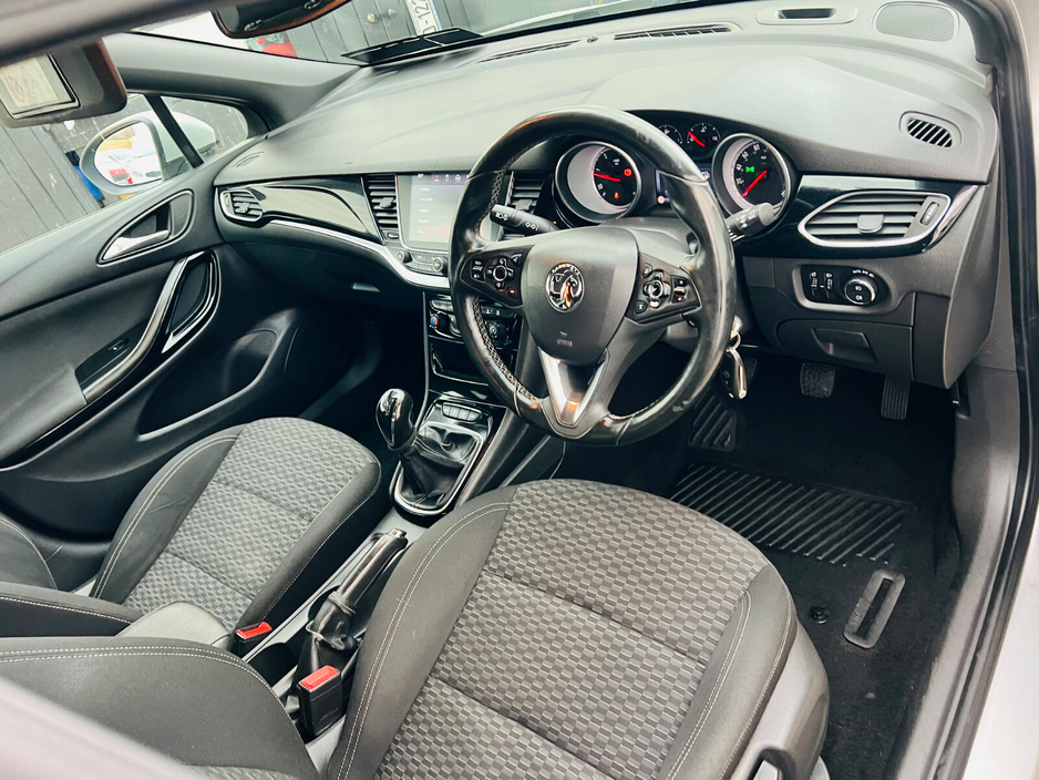 2016 Opel Astra - image 6