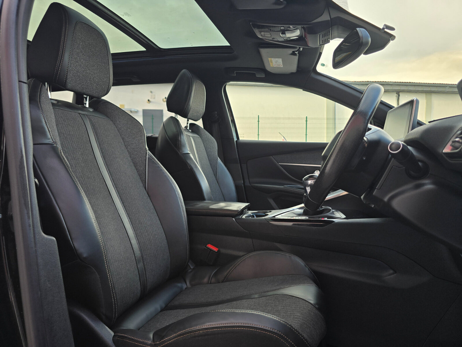 2018 Peugeot 5008 - image 21