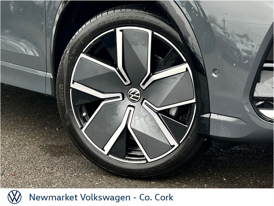 2026 Volkswagen Tiguan - image 2