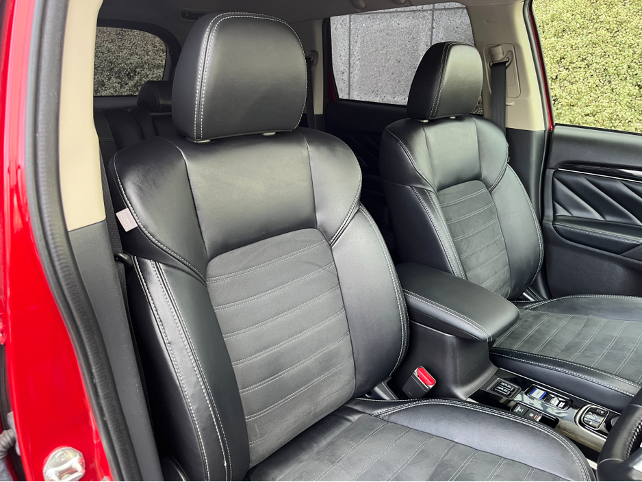 2019 Mitsubishi Outlander G 4WD AUTOMATIC 2.4 PETROL PLUG IN HYBRID //HIGH SPEC//HALF LEATHER SEATS//HEATED SEATS AND STEERING WHEEL//REVERSE CAMERA//KEYLESS ENTRY// €22,950