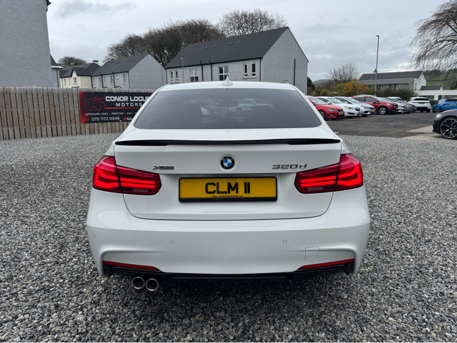 2016 BMW 3 Series - image 13