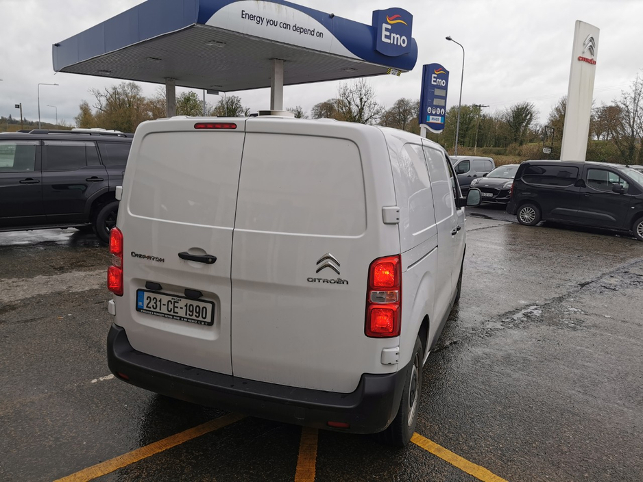 2023 Citroen Dispatch - image 9
