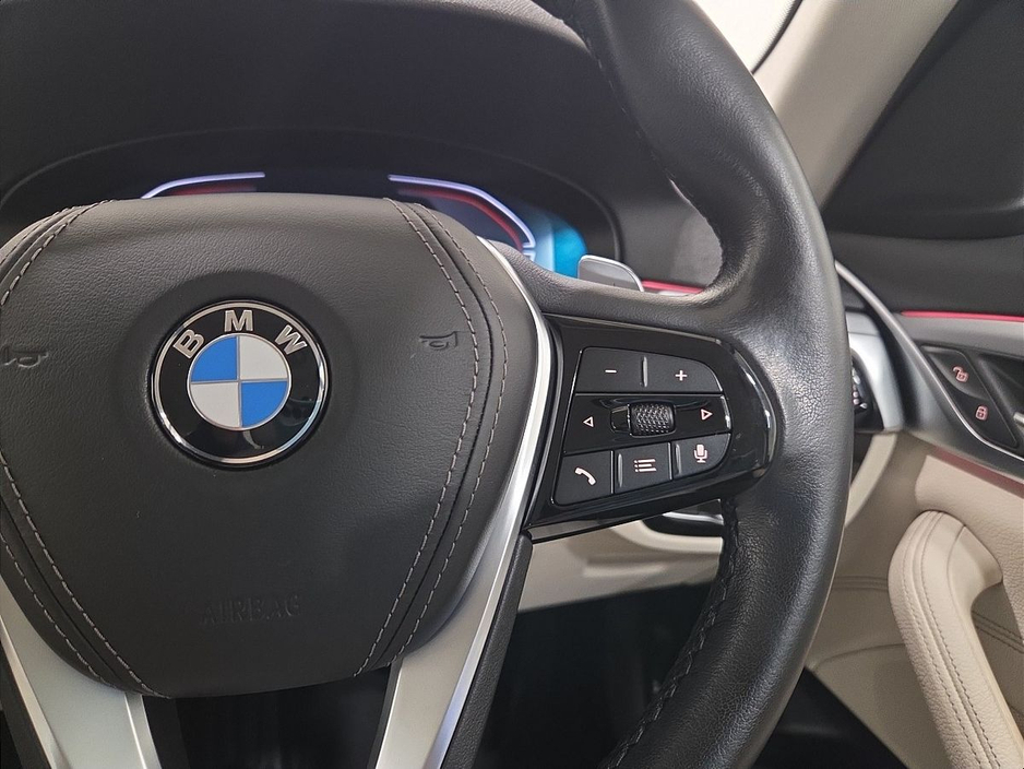 2022 BMW 5 Series 520d SE Saloon €37,950