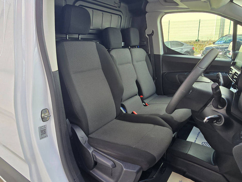 2023 Opel Combo - image 21