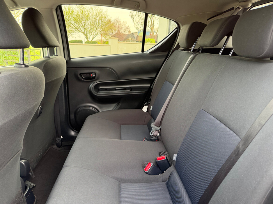 2018 Toyota Aqua - image 18