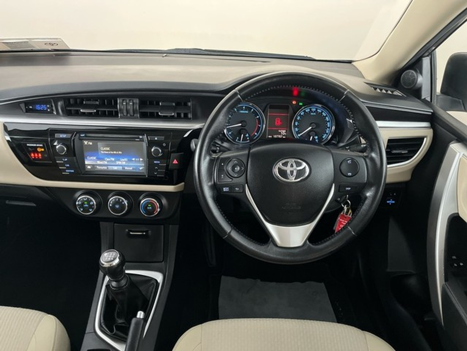 2015 Toyota Corolla - image 9