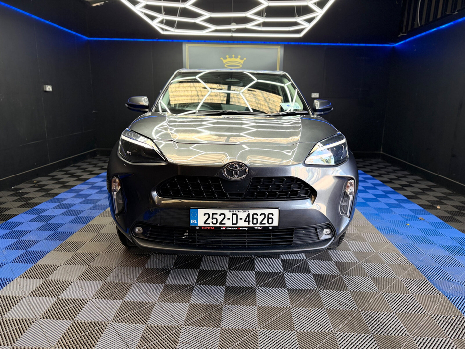 2025 Toyota Yaris Cross - image 5