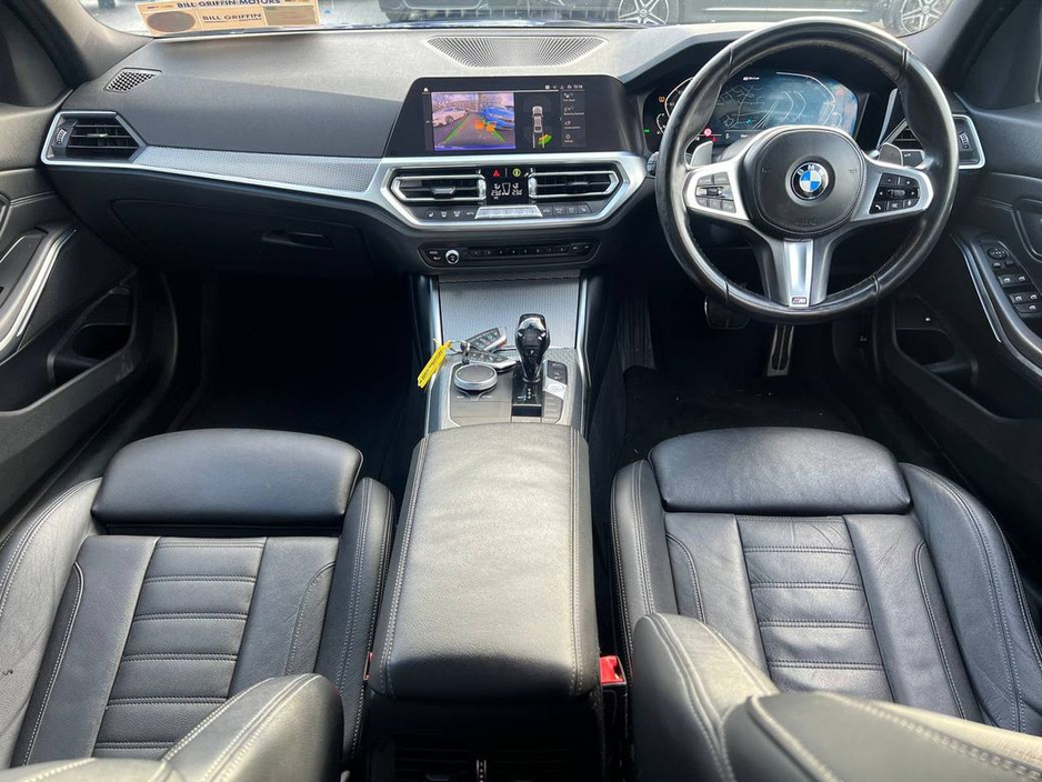 2021 BMW 3 Series - image 10