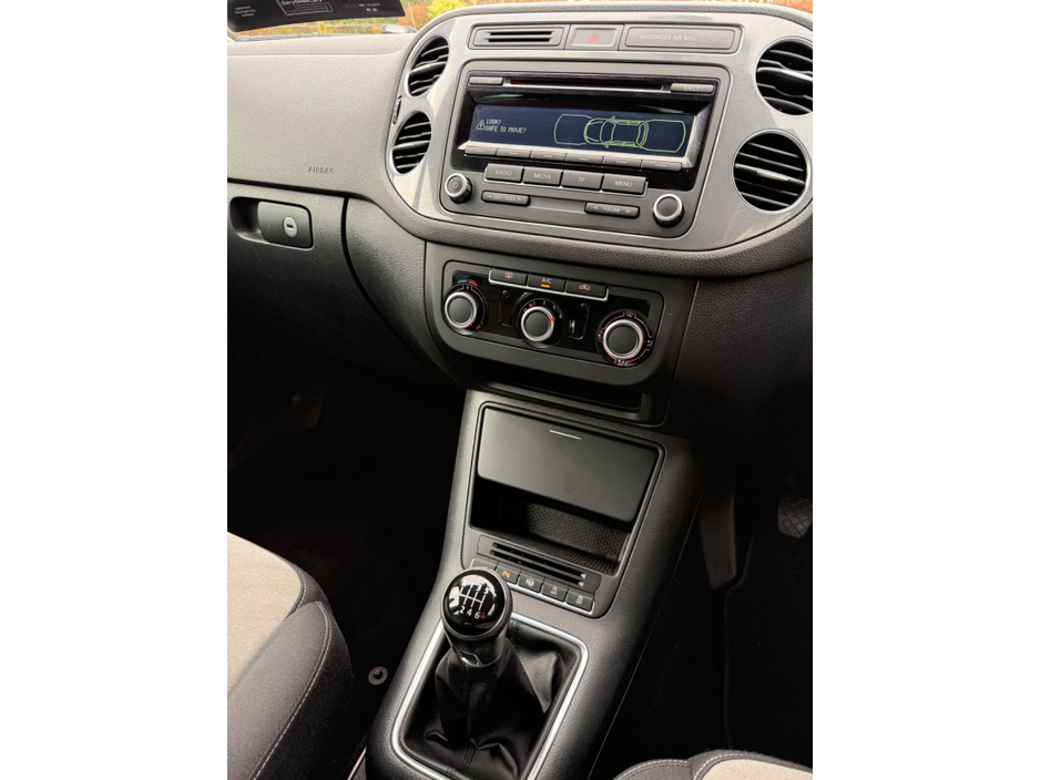 2014 Volkswagen Tiguan - image 12