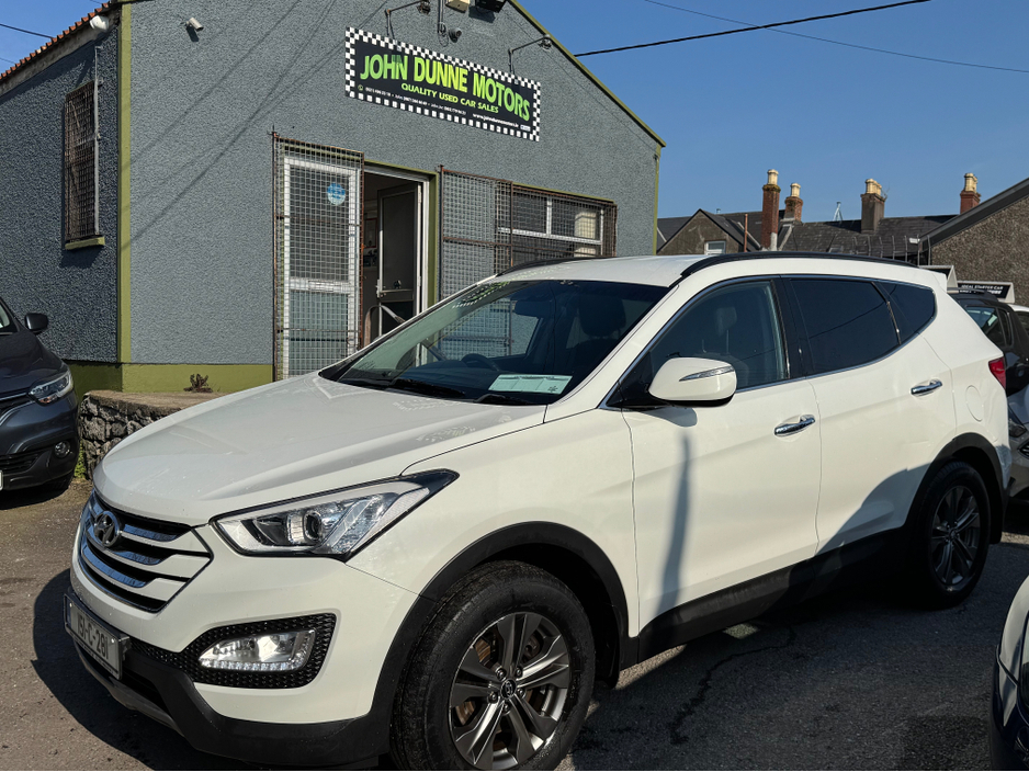 2015 Hyundai Santa Fe - image 2