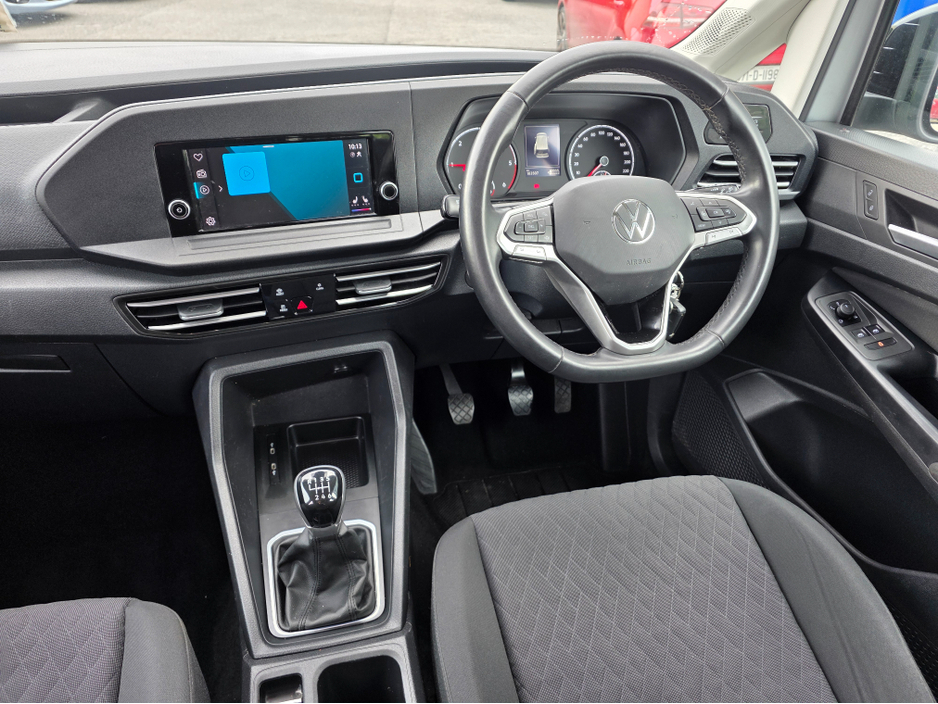 2022 Volkswagen Caddy - image 15