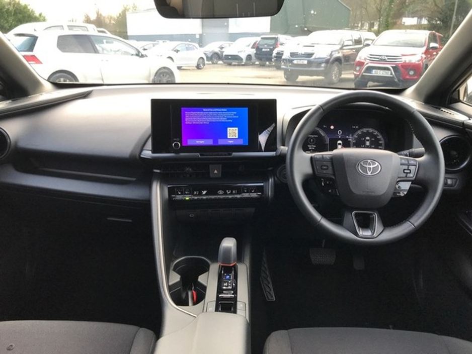 2025 Toyota C-HR - image 8