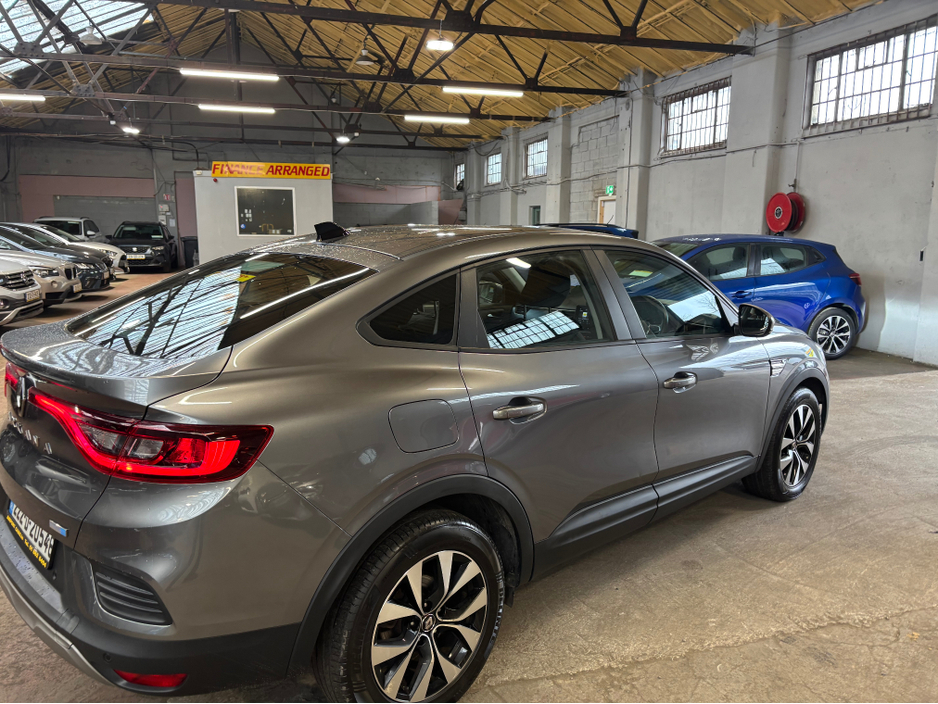 2022 Renault Arkana E-TECH ICONIC HYBRID 14 145 AUTO €19,999