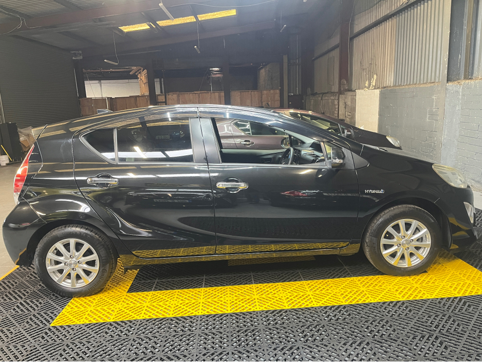 2017 Toyota Aqua 2017 hybrid auto €10,995