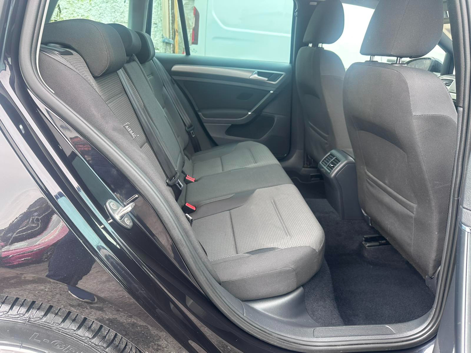 2015 Volkswagen Golf - image 11