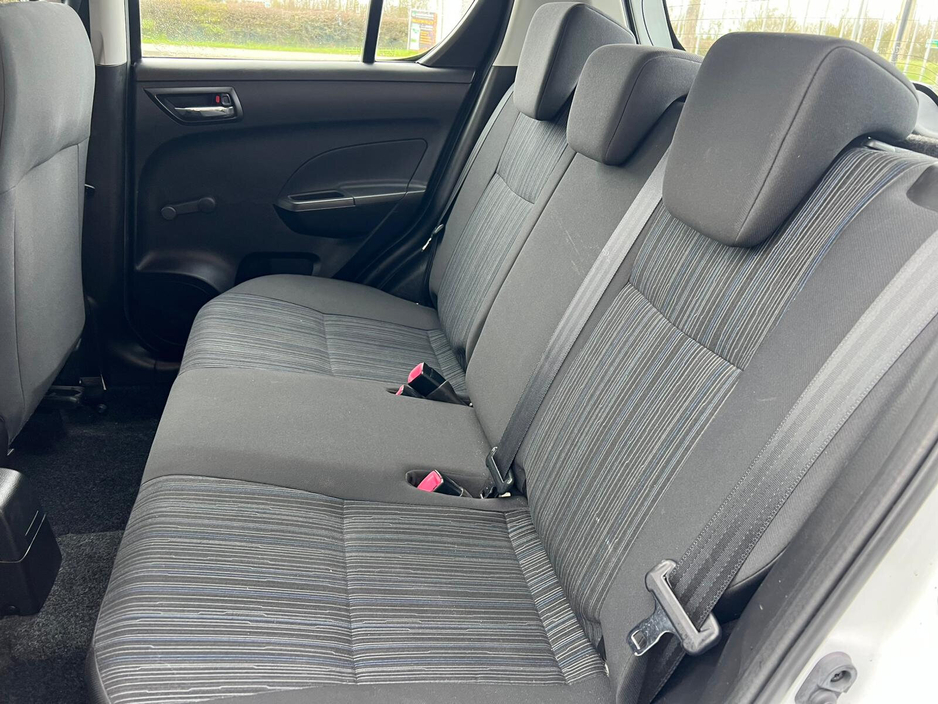 2016 Suzuki Swift - image 7