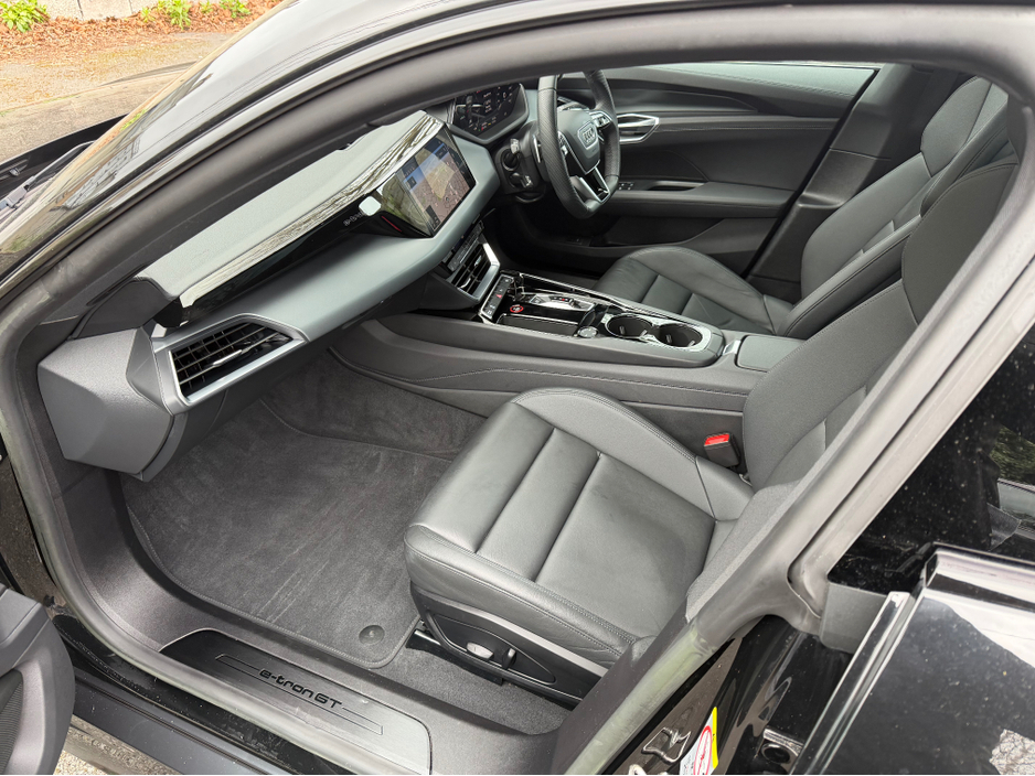 2023 Audi e-tron GT quattro - image 7