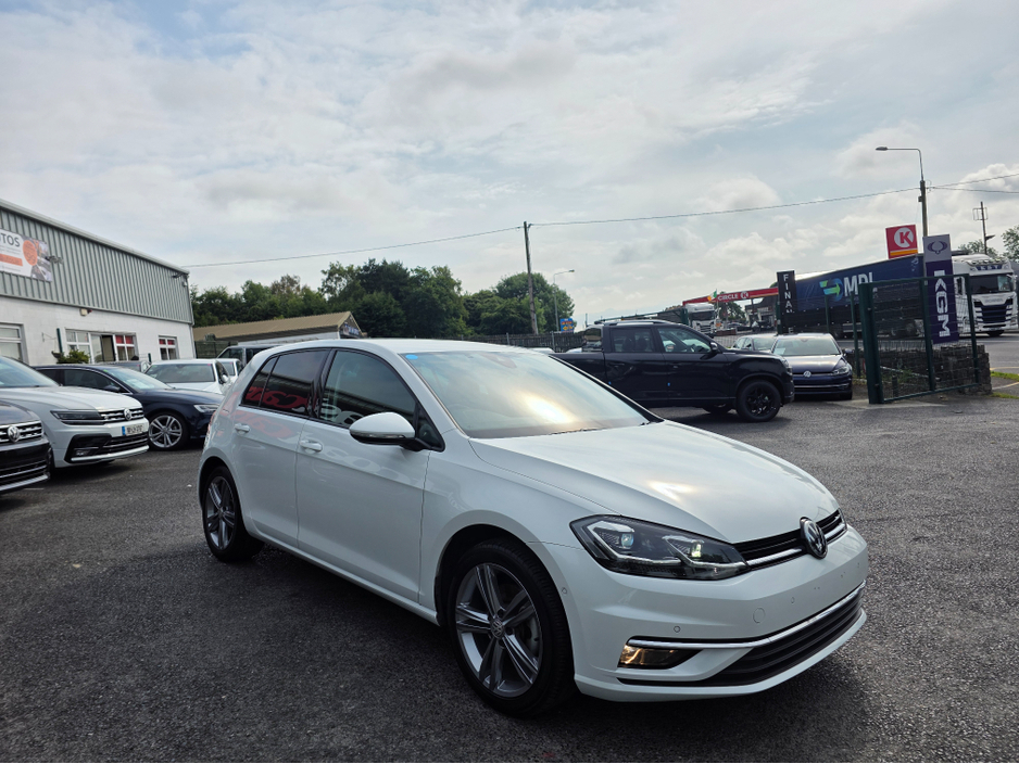 2020 Volkswagen Golf 1.4 FULL LEATHER SEATS ELECTRIC MEMORY SEATS  NAVI VIRTUAL CLOCKS ANDROID AUTO CARPLAY BLIND SPOT REAR TRAFFIC ASSIST ROAD SIGN RECOGNIZING  LANE ASSIST LOW TAX BAND €22,950