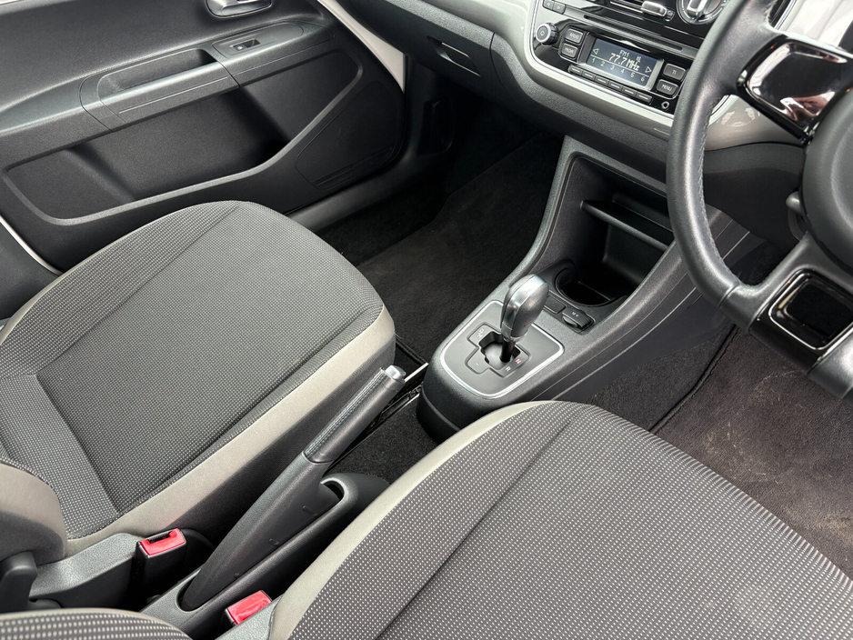 2015 Volkswagen up! - image 18