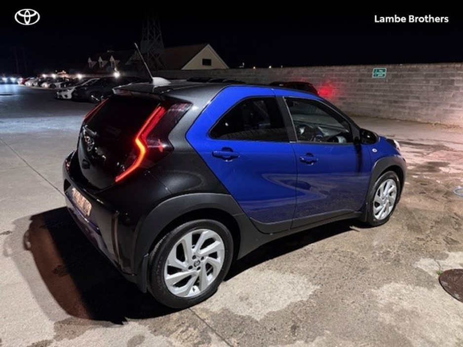 2022 Toyota Aygo - image 8