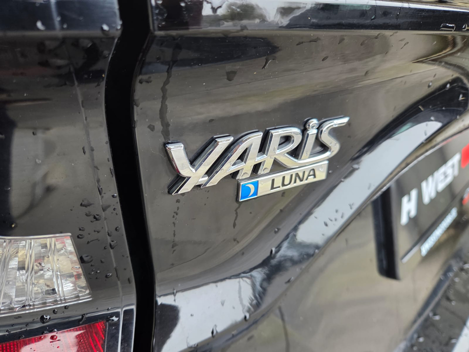 2022 Toyota Yaris - image 10