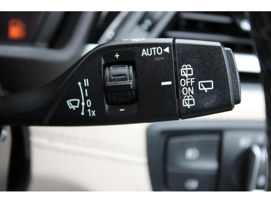 2020 BMW X1 - image 25