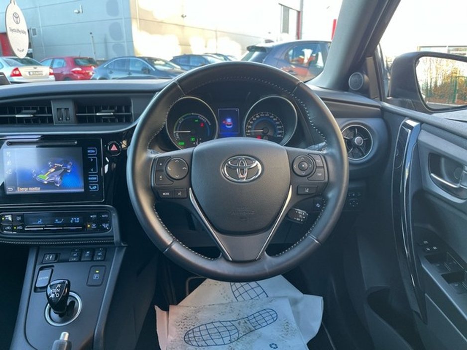 2017 Toyota Auris HYBRID SOL 4DR AUTO €17,450