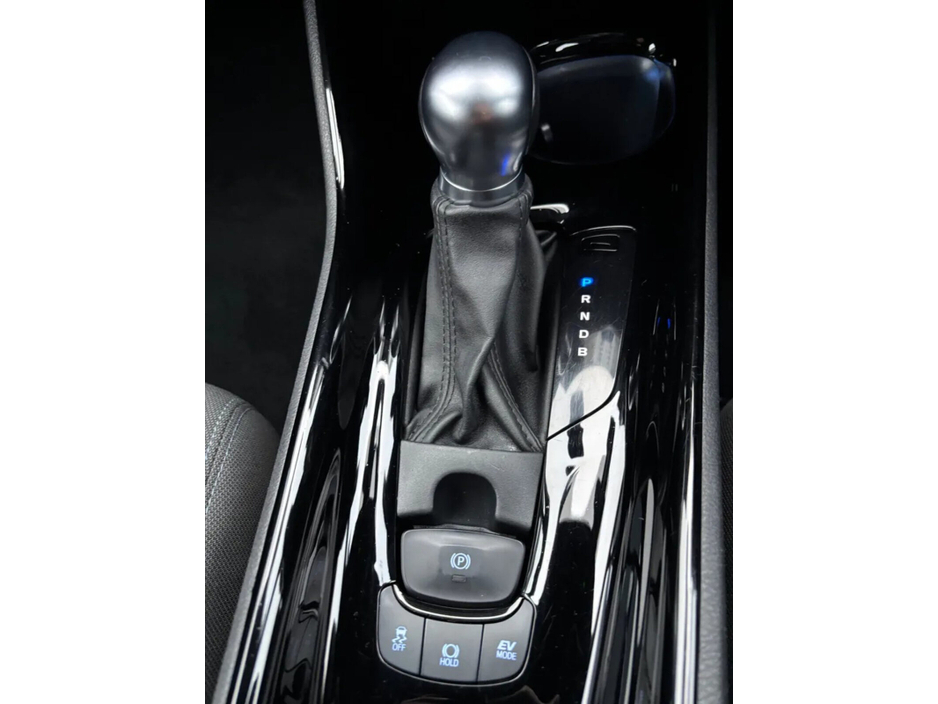 2022 Toyota C-HR 1.8 HYBRID SPORT BITONE €23,000