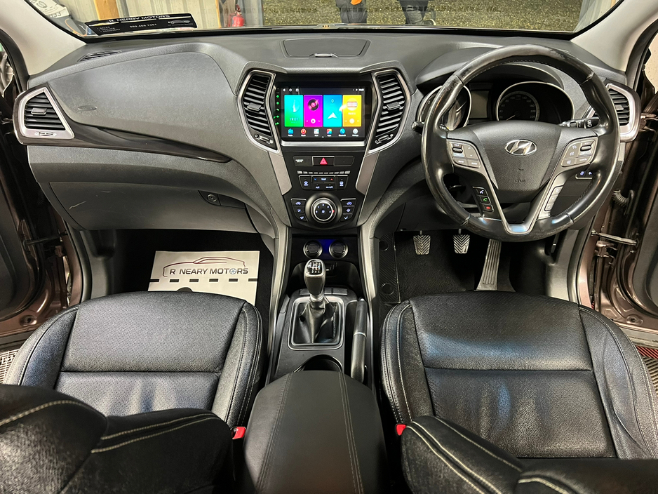 2014 Hyundai Santa Fe - image 3