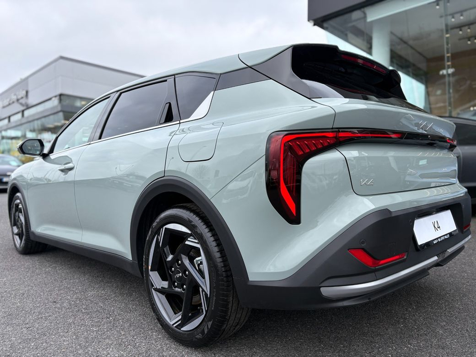 2026 Kia K4 - image 10