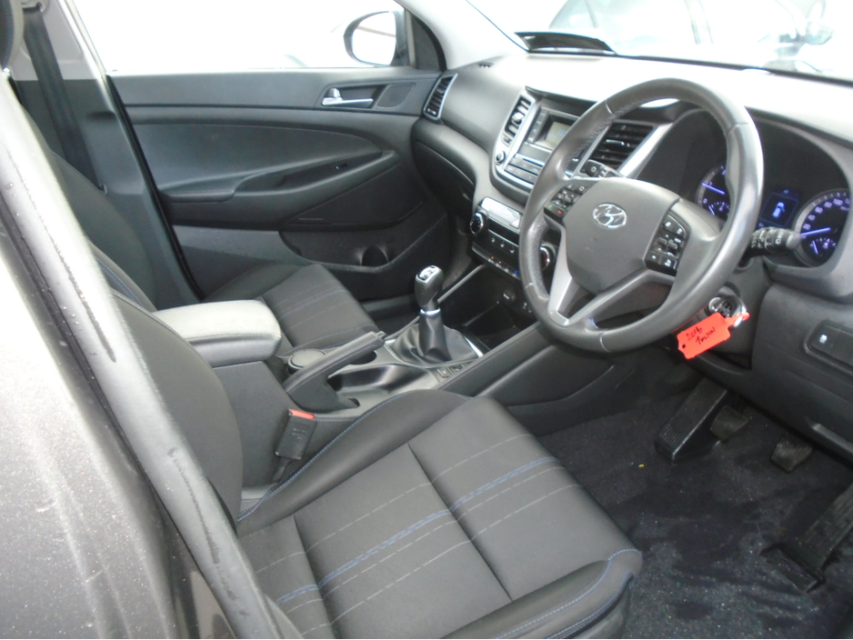 2016 Hyundai Tucson - image 6