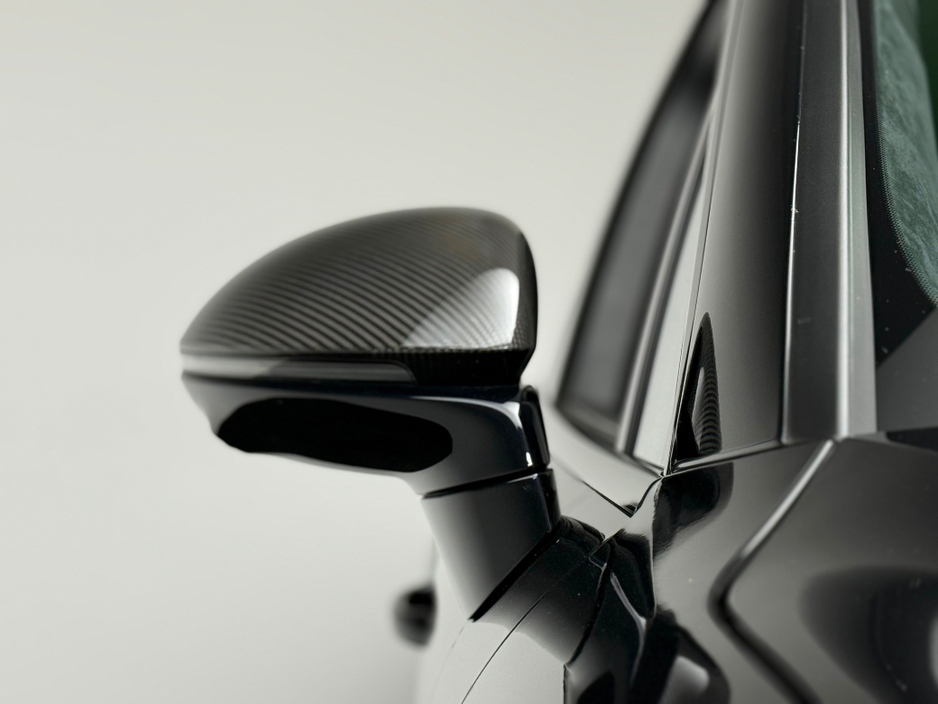 2021 Porsche Cayenne - image 9