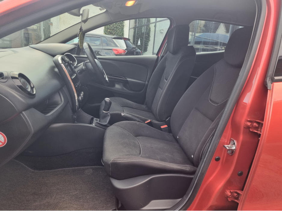 2014 Renault Clio - image 13