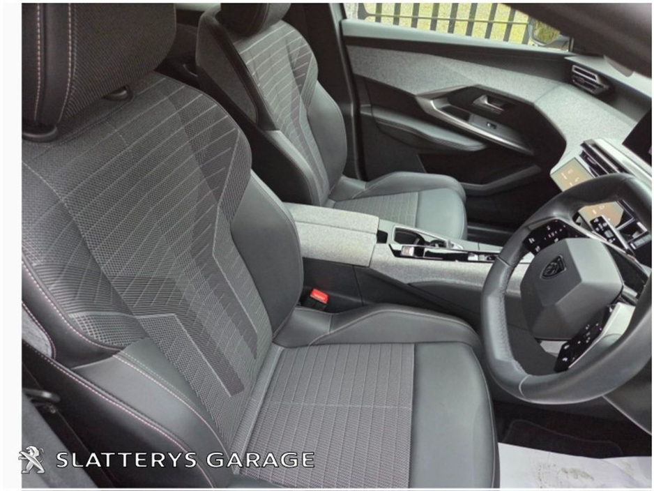 2025 Peugeot 3008 1.2 MHEV PureTech 136bhp eDCS6 Allure €40,995