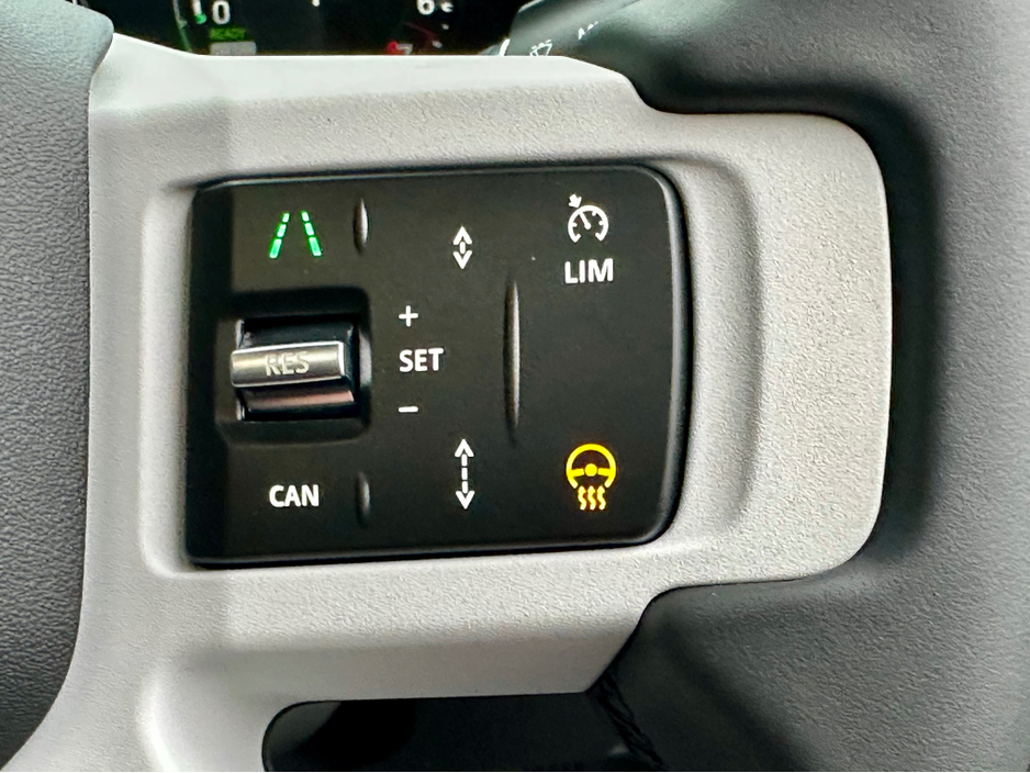 2026 Land Rover Defender Borosco Grey /  X-DYNAMIC SE €119,950