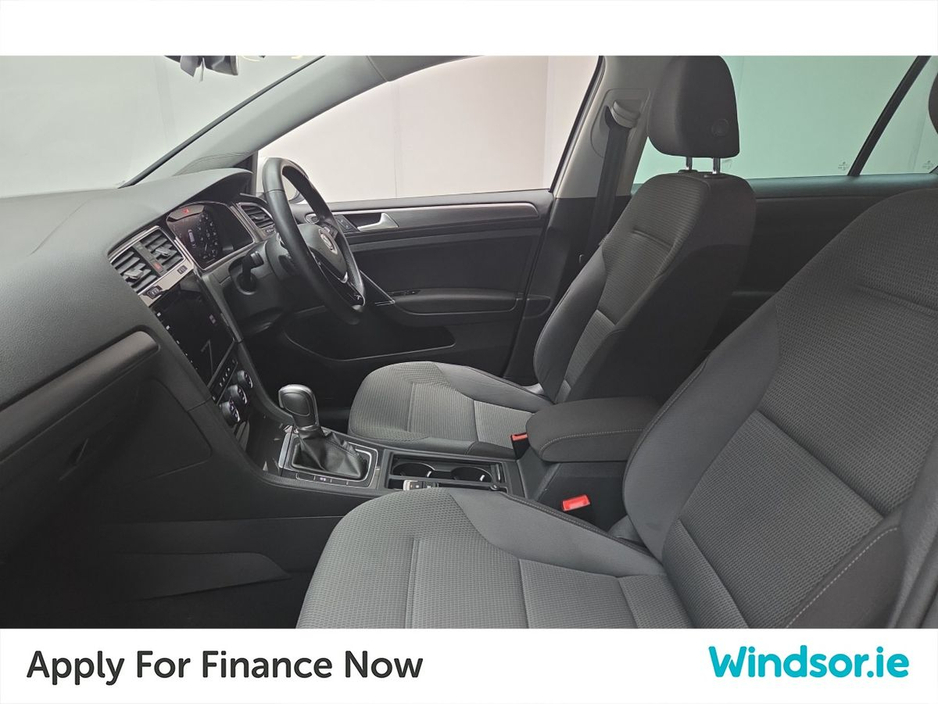 2019 Volkswagen Golf - image 4