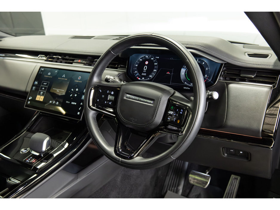 2024 Land Rover Range Rover Sport - image 9