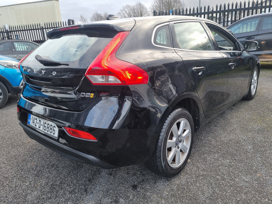 2014 Volvo V40 - image 20